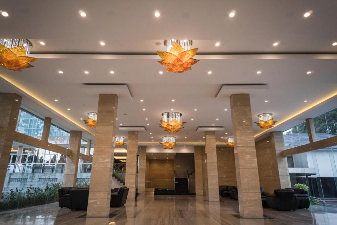 Novena Hotel Bandung Lembang Eksteriør bilde